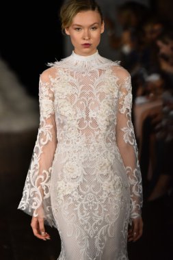 Rivini sonbahar 2017 Gelin Koleksiyonu gösteri