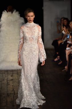 Rivini sonbahar 2017 Gelin Koleksiyonu gösteri