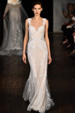 Rivini sonbahar 2017 Gelin Koleksiyonu gösteri