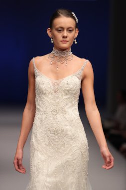 Amare gelin Couture sonbahar 2017 koleksiyonu gösteri