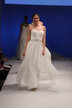 Amare gelin Couture sonbahar 2017 koleksiyonu gösteri