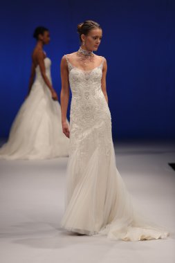 Amare gelin Couture sonbahar 2017 koleksiyonu gösteri