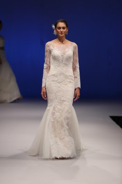 Amare gelin Couture sonbahar 2017 koleksiyonu gösteri