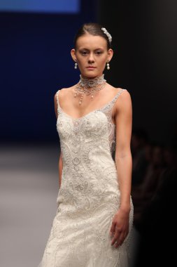 Amare gelin Couture sonbahar 2017 koleksiyonu gösteri