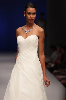 Amare gelin Couture sonbahar 2017 koleksiyonu gösteri