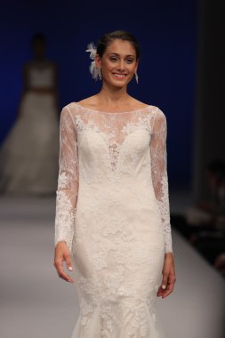 Amare gelin Couture sonbahar 2017 koleksiyonu gösteri