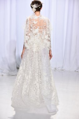  Reem Acra sonbahar 2017 Gelin Koleksiyonu gösteri
