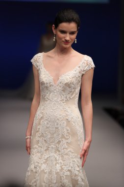 Amare gelin Couture sonbahar 2017 koleksiyonu gösteri