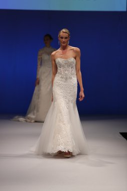 Amare gelin Couture sonbahar 2017 koleksiyonu gösteri