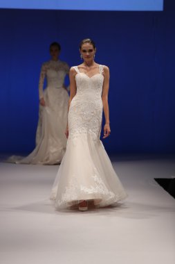 Amare gelin Couture sonbahar 2017 koleksiyonu gösteri