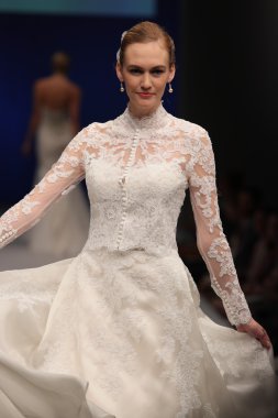 Amare gelin Couture sonbahar 2017 koleksiyonu gösteri