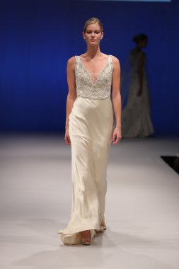 Amare gelin Couture sonbahar 2017 koleksiyonu gösteri