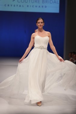 Amare gelin Couture sonbahar 2017 koleksiyonu gösteri