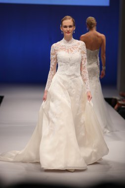 Amare gelin Couture sonbahar 2017 koleksiyonu gösteri