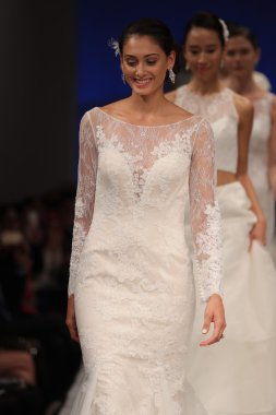 Amare gelin Couture sonbahar 2017 koleksiyonu gösteri