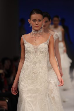 Amare gelin Couture sonbahar 2017 koleksiyonu gösteri