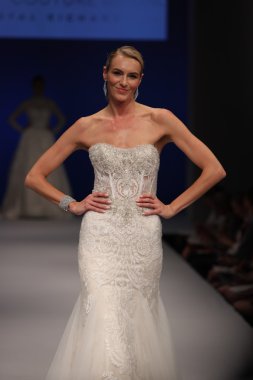 Amare gelin Couture sonbahar 2017 koleksiyonu gösteri