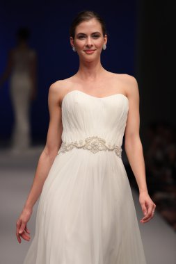 Amare gelin Couture sonbahar 2017 koleksiyonu gösteri