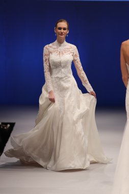 Amare gelin Couture sonbahar 2017 koleksiyonu gösteri