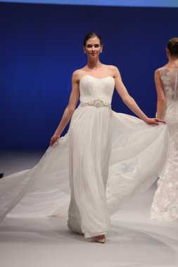 Amare gelin Couture sonbahar 2017 koleksiyonu gösteri