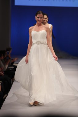 Amare gelin Couture sonbahar 2017 koleksiyonu gösteri