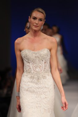 Amare gelin Couture sonbahar 2017 koleksiyonu gösteri