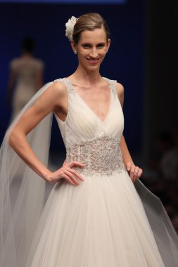 Amare gelin Couture sonbahar 2017 koleksiyonu gösteri