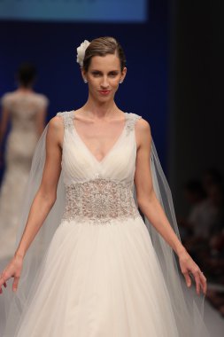 Amare gelin Couture sonbahar 2017 koleksiyonu gösteri