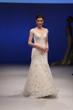 Amare gelin Couture sonbahar 2017 koleksiyonu gösteri