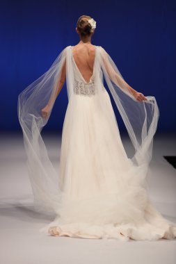 Amare gelin Couture sonbahar 2017 koleksiyonu gösteri