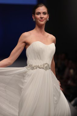 Amare gelin Couture sonbahar 2017 koleksiyonu gösteri