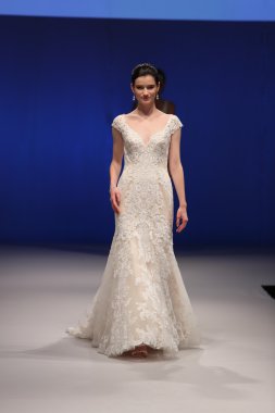 Amare gelin Couture sonbahar 2017 koleksiyonu gösteri