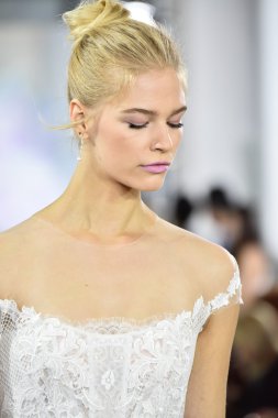 Ines Di Santo sonbahar 2017 Gelin Koleksiyonu gösteri 