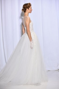  Reem Acra sonbahar 2017 Gelin Koleksiyonu gösteri