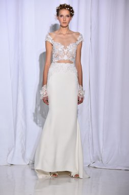  Reem Acra sonbahar 2017 Gelin Koleksiyonu gösteri