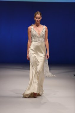 Amare gelin Couture sonbahar 2017 koleksiyonu gösteri