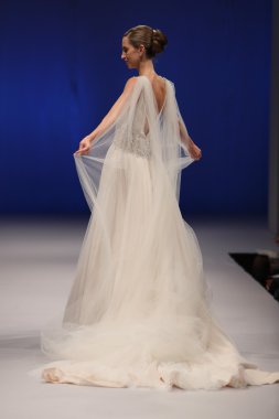  Amare gelin Couture sonbahar 2017 koleksiyonu gösteri