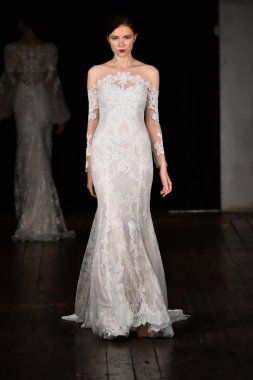 Rivini sonbahar 2017 Gelin Koleksiyonu gösteri