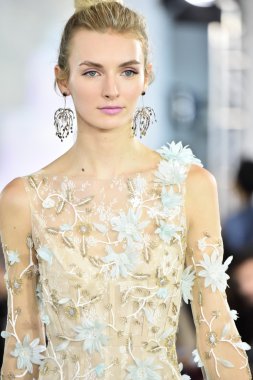 Ines Di Santo sonbahar 2017 Gelin Koleksiyonu gösteri 