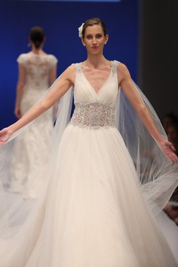  Amare gelin Couture sonbahar 2017 koleksiyonu gösteri