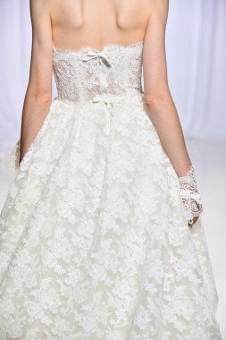  Reem Acra sonbahar 2017 Gelin Koleksiyonu gösteri