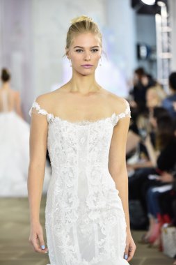 Ines Di Santo sonbahar 2017 Gelin Koleksiyonu gösteri 