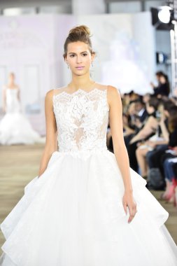 Ines Di Santo sonbahar 2017 Gelin Koleksiyonu gösteri 