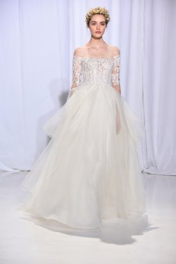  Reem Acra sonbahar 2017 Gelin Koleksiyonu gösteri