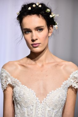  Reem Acra sonbahar 2017 Gelin Koleksiyonu gösteri