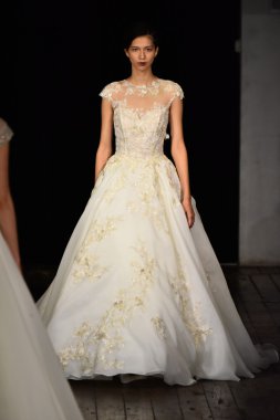  Rivini sonbahar 2017 Gelin Koleksiyonu gösteri