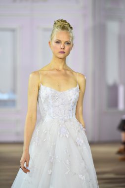 Ines Di Santo sonbahar 2017 Gelin Koleksiyonu gösteri