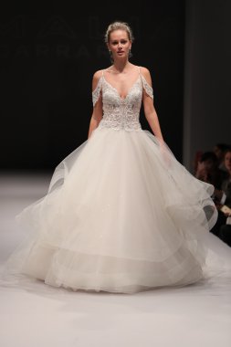 Milady Sonbahar Eve 2017 koleksiyon gösterisi