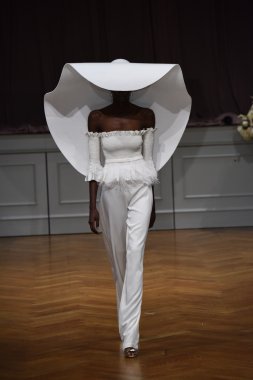 Alon Livne beyaz 2017 gelinlik koleksiyonu