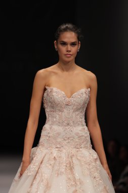 Milady Sonbahar Eve 2017 koleksiyon gösterisi